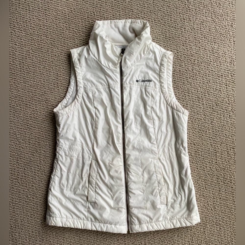 Woman’s Columbia vest size medium
